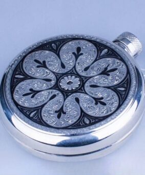 женская серебряная фляжка