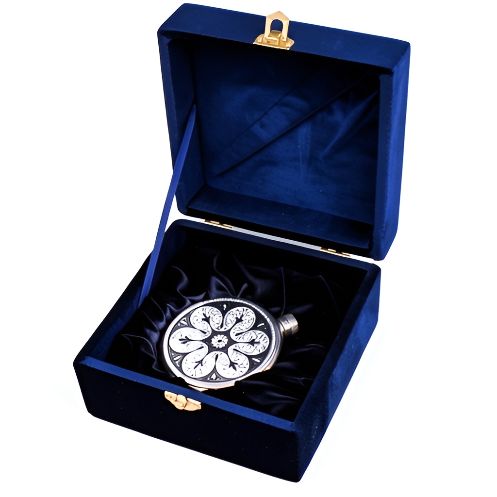 Женская серебряная фляжка 3 Женская серебряная фляжка